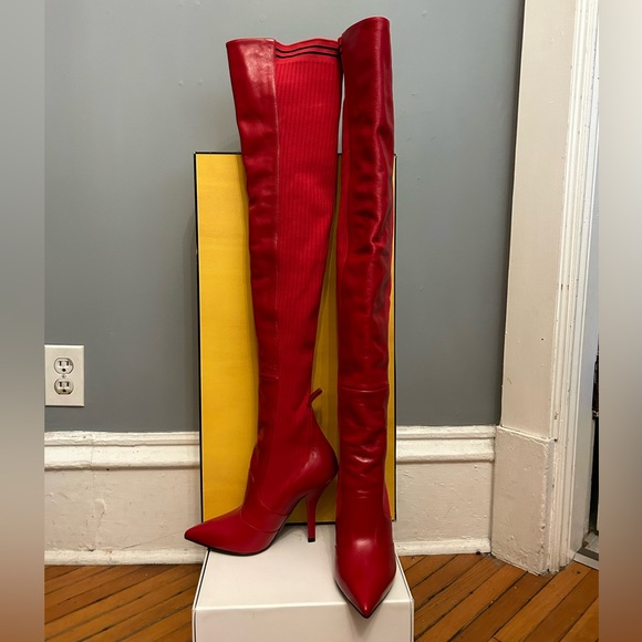 Never Worn FENDI 105mm Red Leather & Knit Over-the-Knee Boots, size 39 (US9) - Picture 4 of 11
